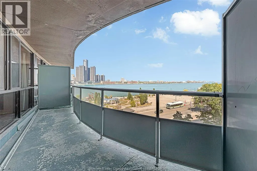 111 RIVERSIDE DRIVE East Unit# 601