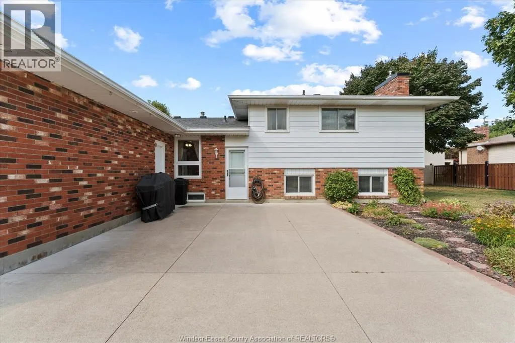 2056 LESPERANCE