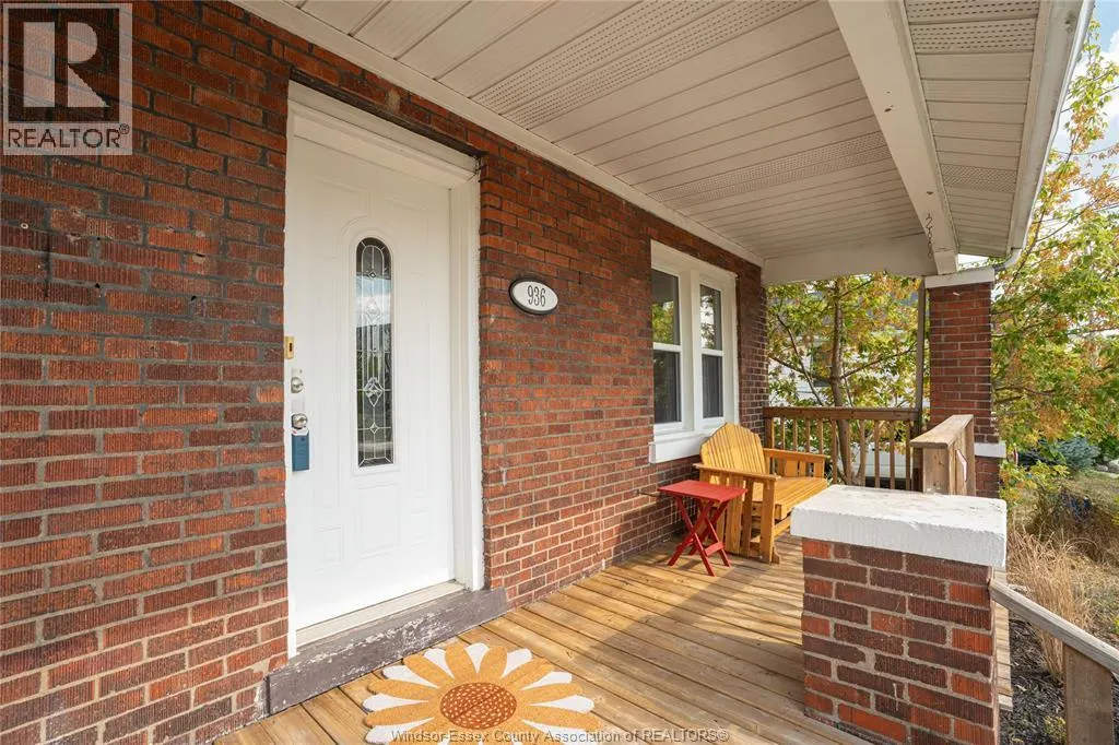 936 ARTHUR ROAD