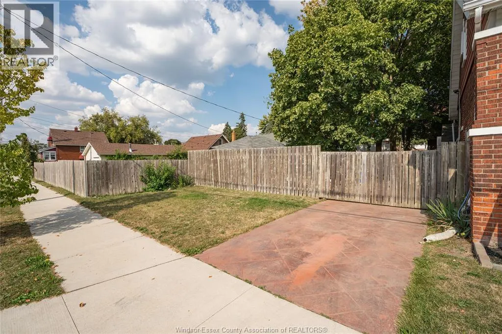 936 ARTHUR ROAD