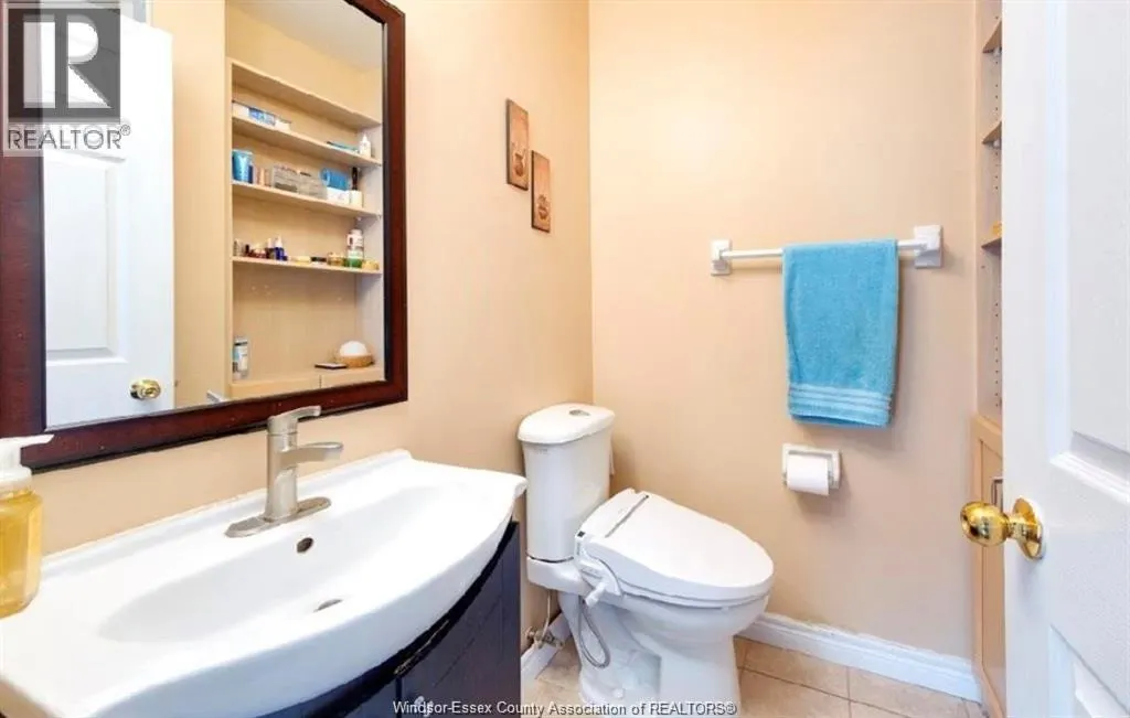 4316 GOLFCOURSE CRESCENT Unit# UPPER