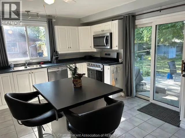38 blythwood CRESCENT