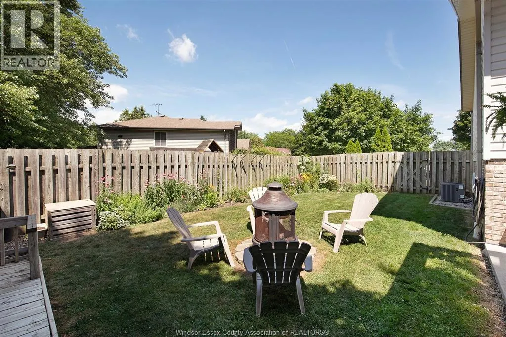 430 Thorn Ridge CRESCENT