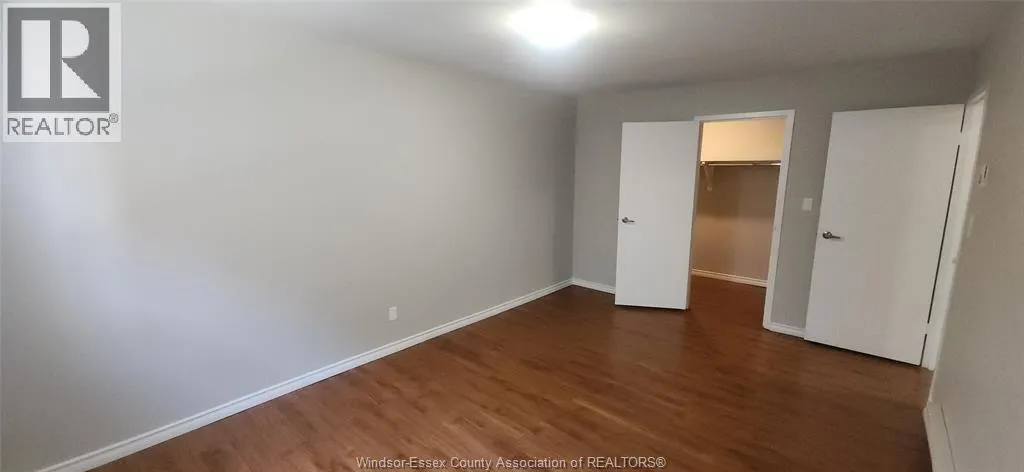 3900 WYANDOTTE STREET East Unit# 215