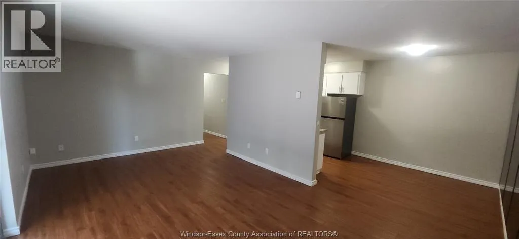 3900 WYANDOTTE STREET East Unit# 215