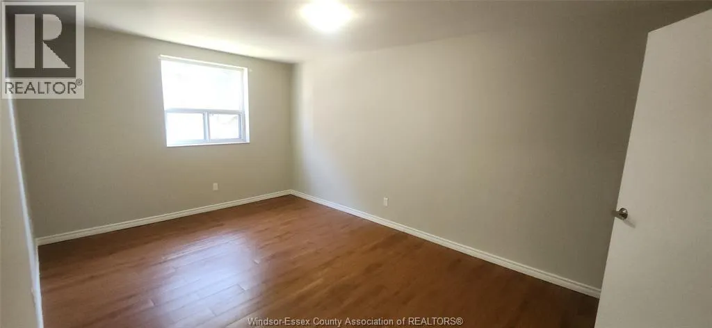 3900 WYANDOTTE STREET East Unit# 215