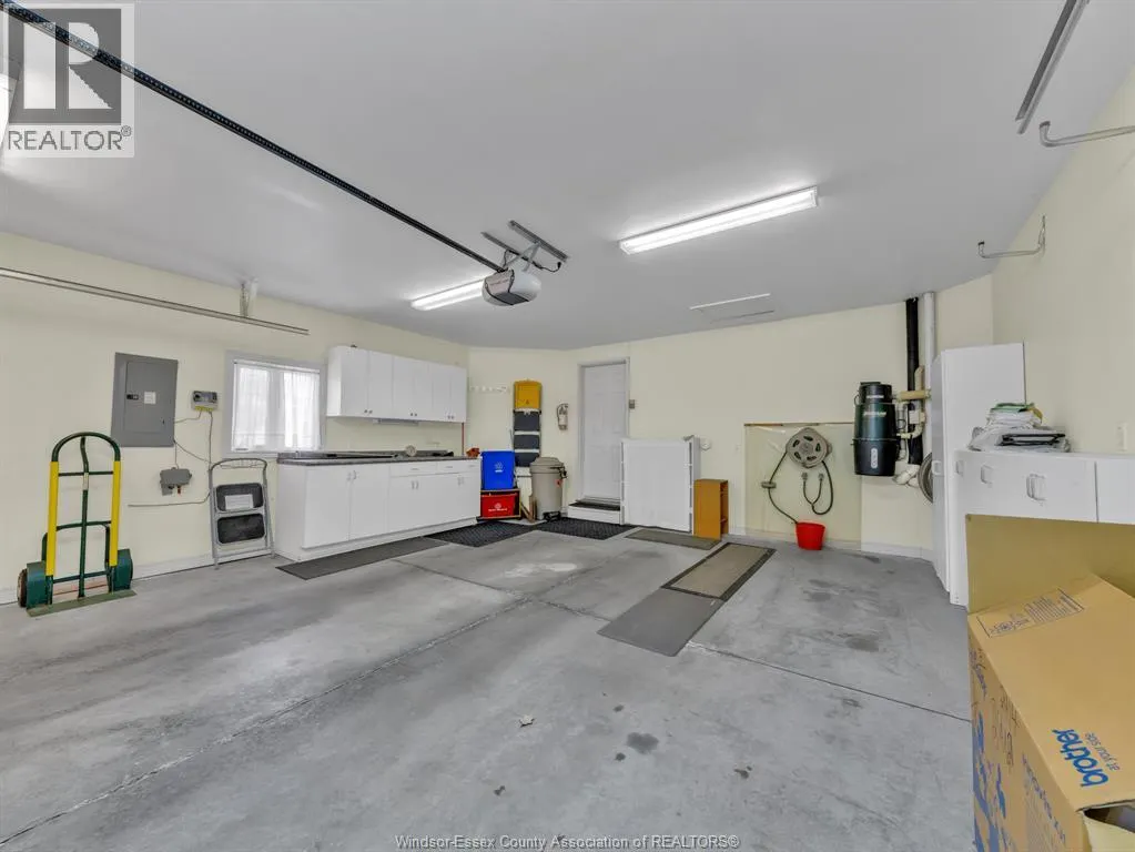 10 QUEENS HILL CRESCENT