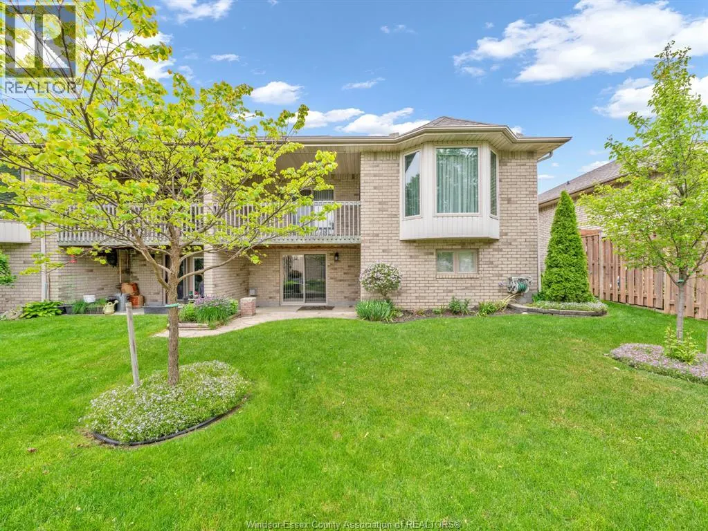 10 QUEENS HILL CRESCENT