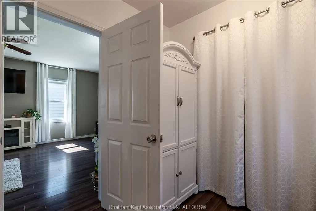 1424 Arthur ROAD