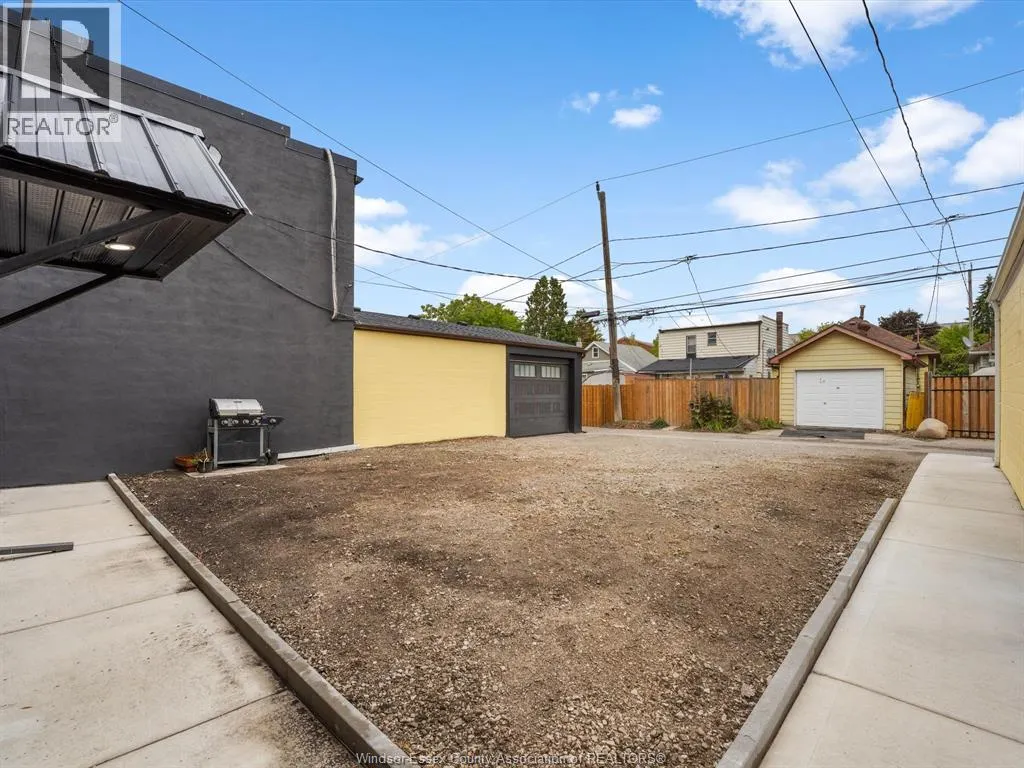1082 Drouillard ROAD