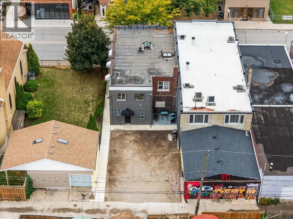 1082 Drouillard ROAD