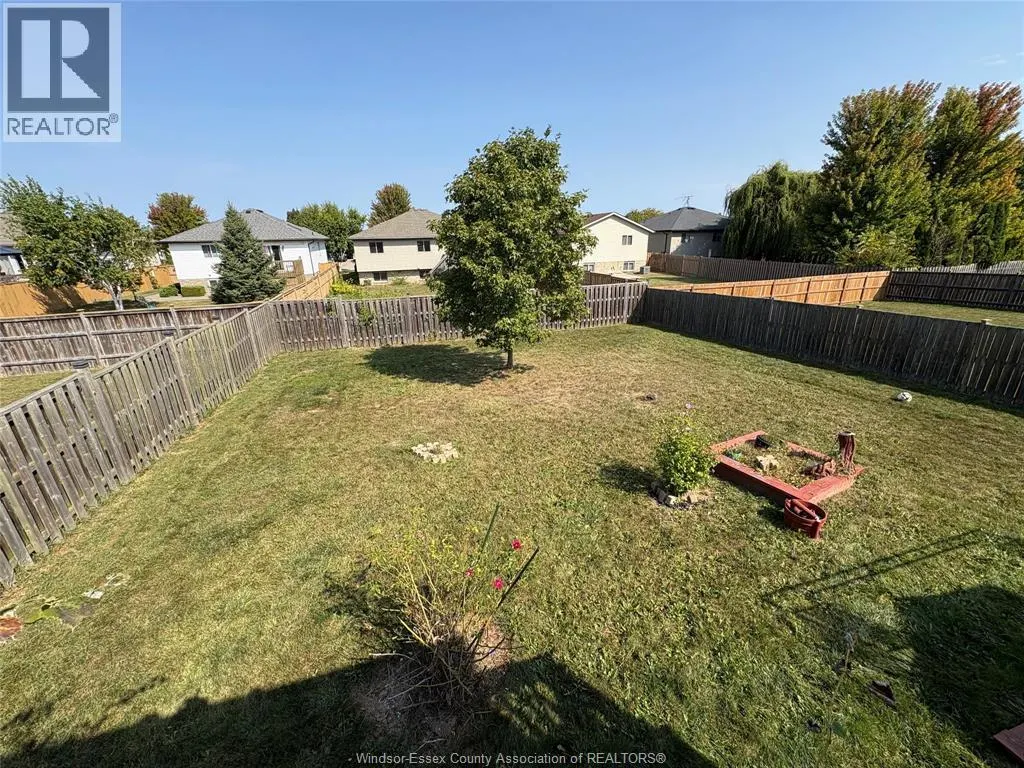 340 WHITE CRESCENT