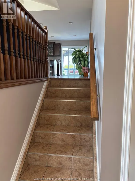 340 WHITE CRESCENT