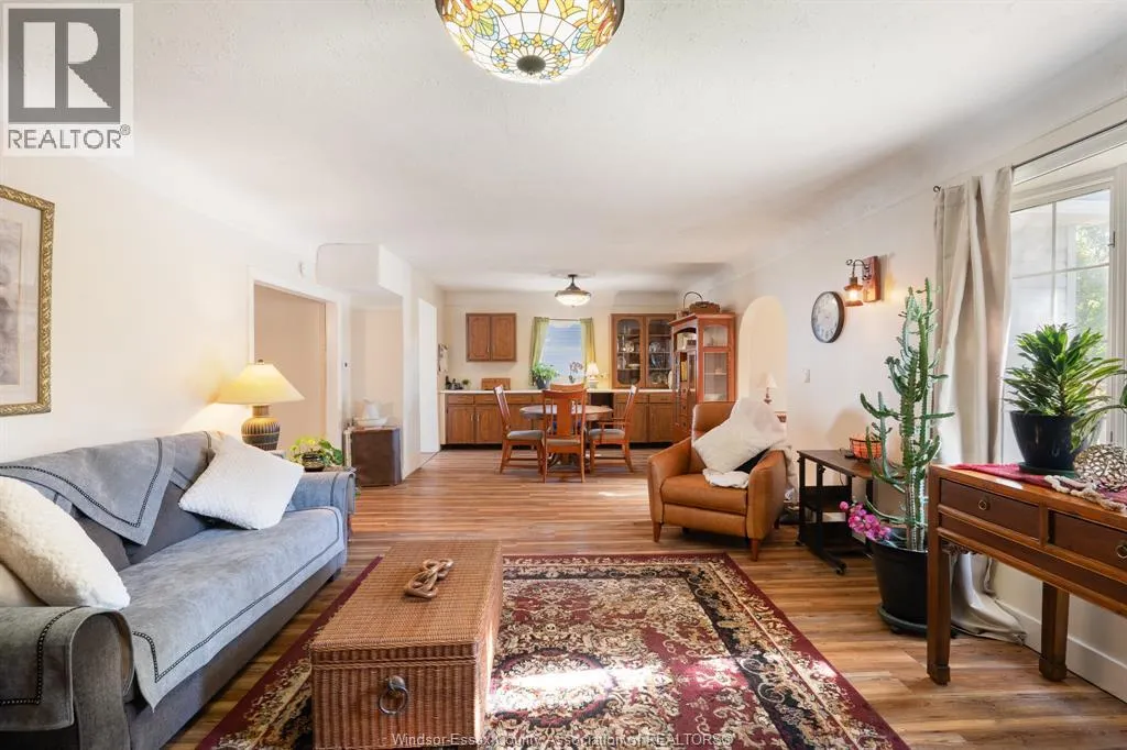 357 Park AVENUE West