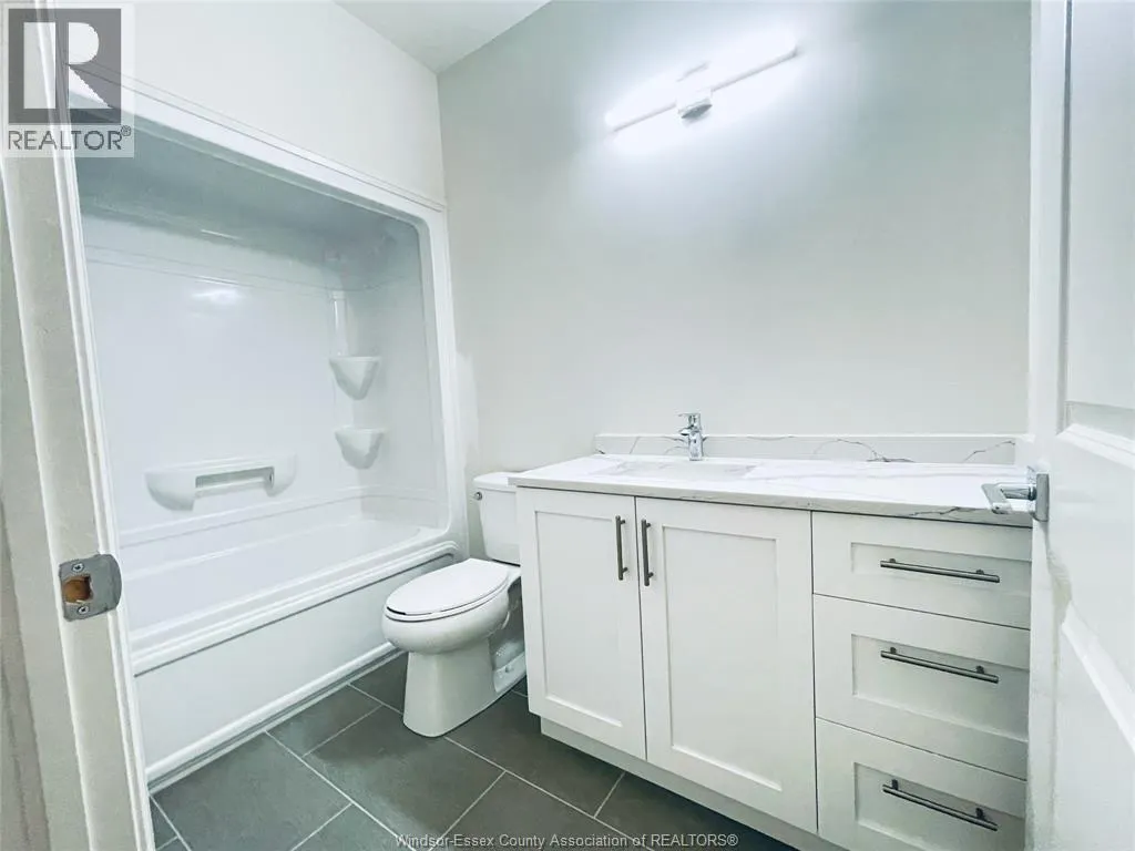 233 Watson AVENUE Unit# 203