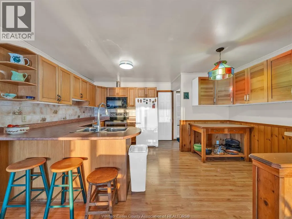 1166 FRONT ROAD South