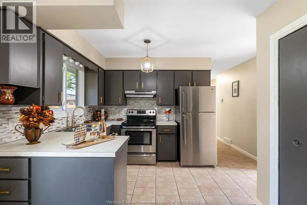 1 LONGFIELD LANE
