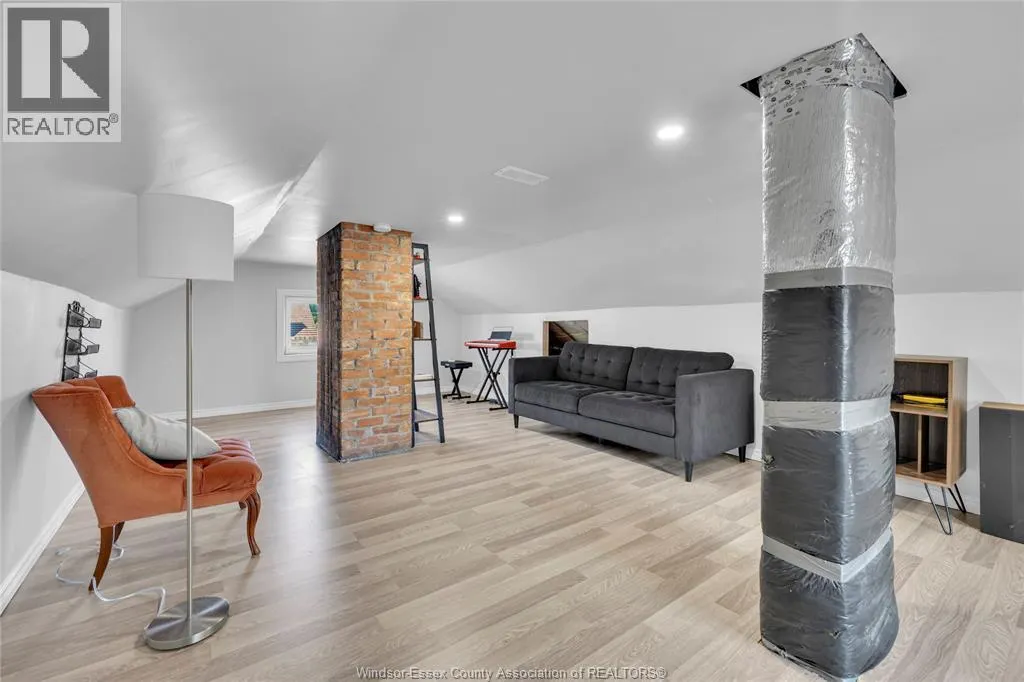 1229 VICTORIA AVENUE