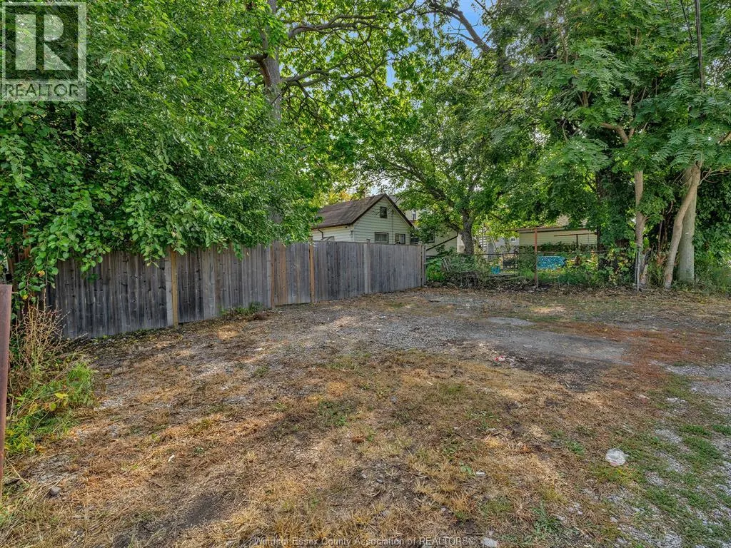 341 Parent AVENUE