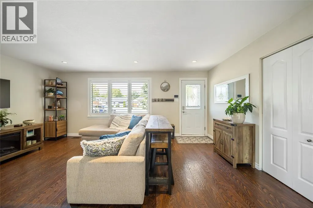1544 Colborne ROAD