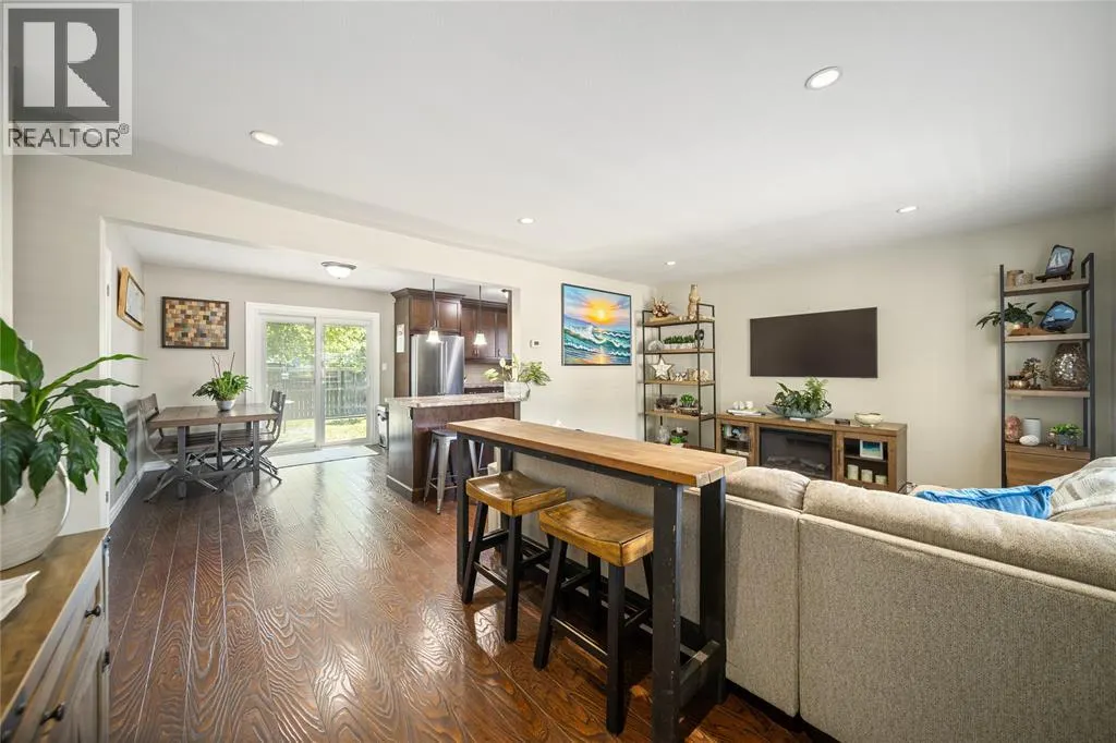1544 Colborne ROAD