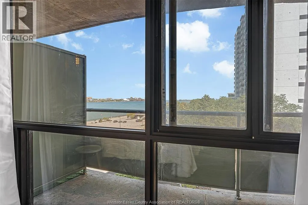 111 RIVERSIDE DRIVE East Unit# 601