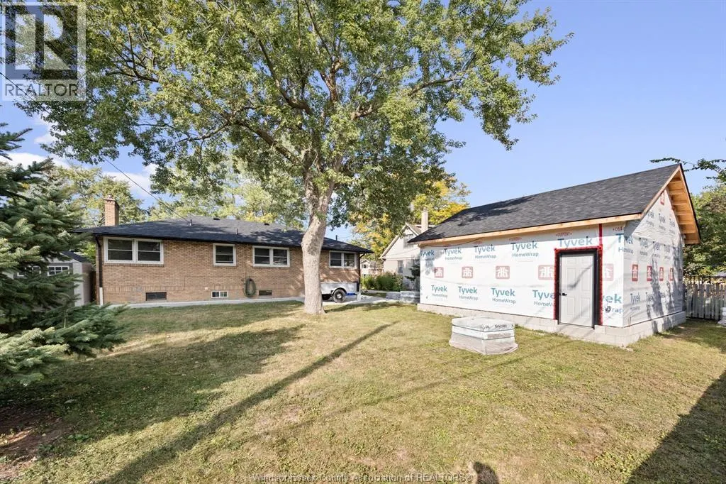 4360 MOUNT ROYAL