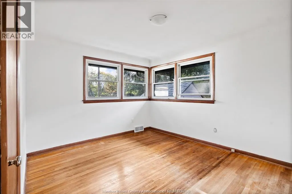 4360 MOUNT ROYAL