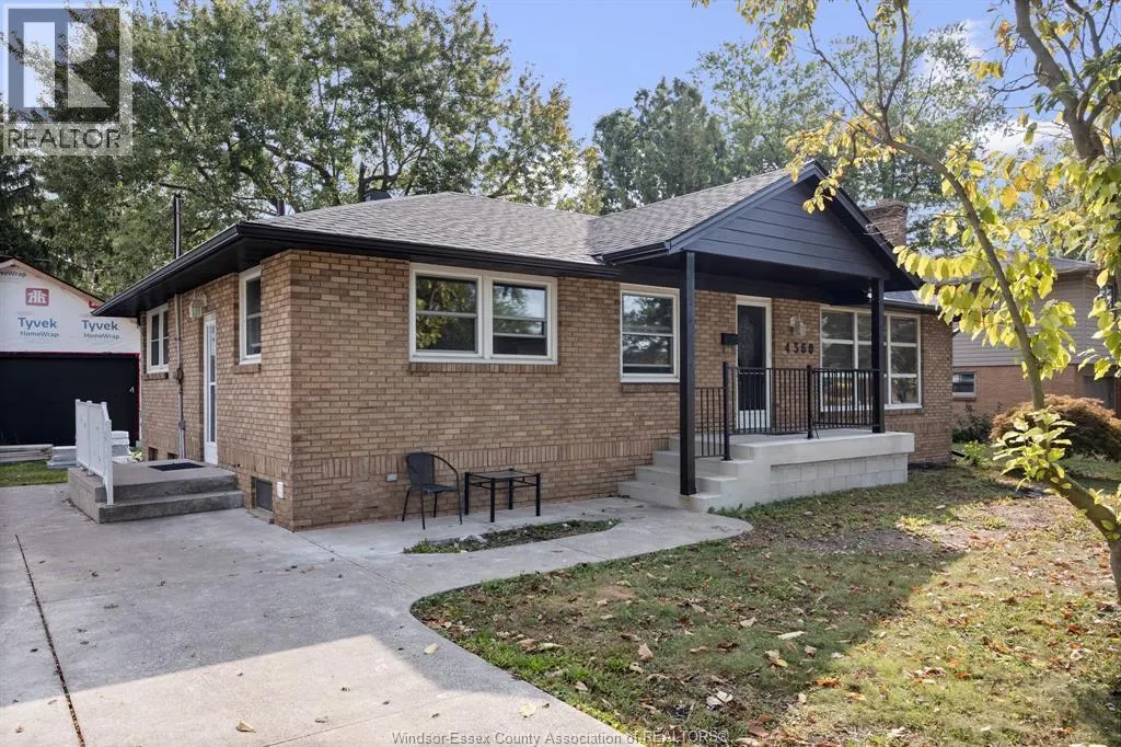 4360 MOUNT ROYAL