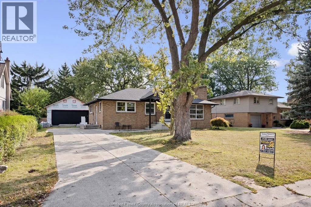 4360 MOUNT ROYAL