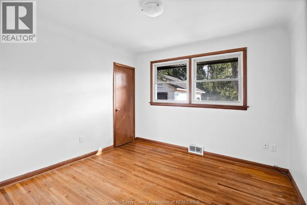 4360 MOUNT ROYAL