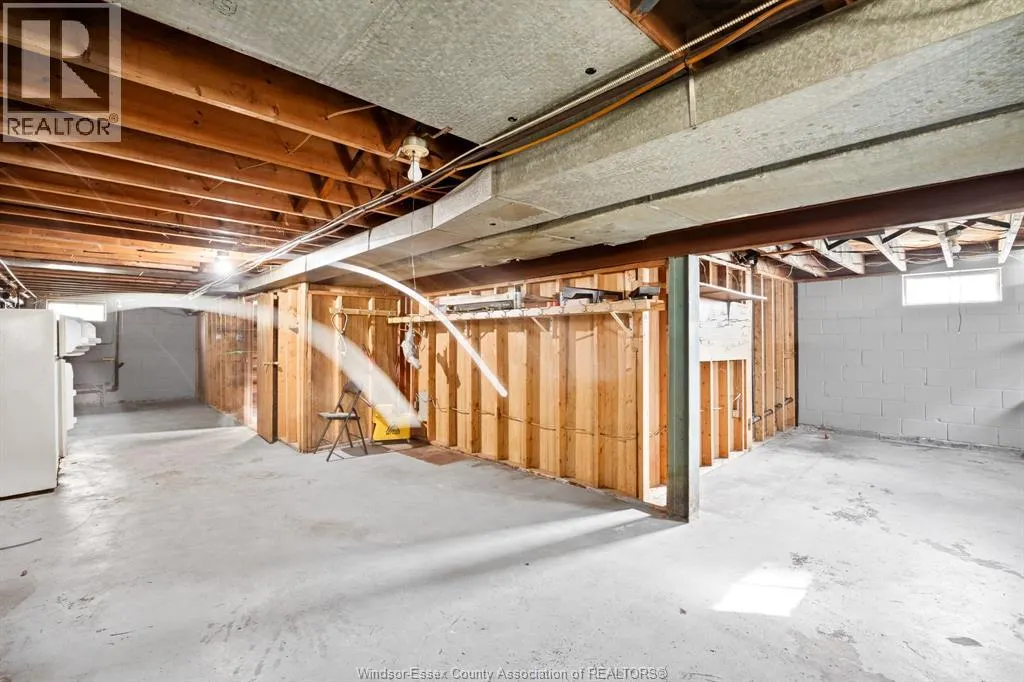 4360 MOUNT ROYAL