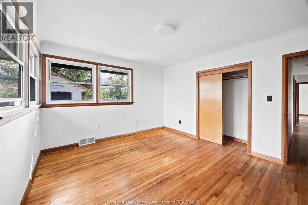 4360 MOUNT ROYAL