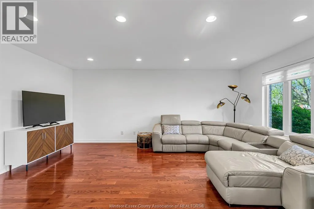5023 SOUTHWOOD LAKES