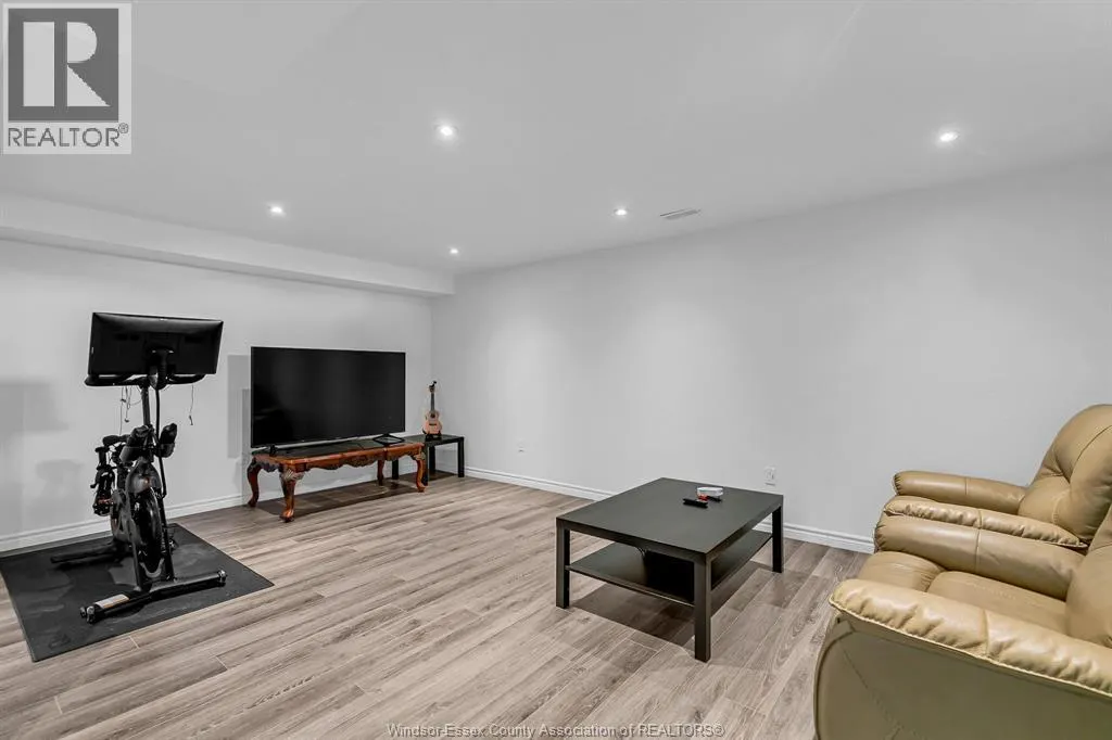 5023 SOUTHWOOD LAKES