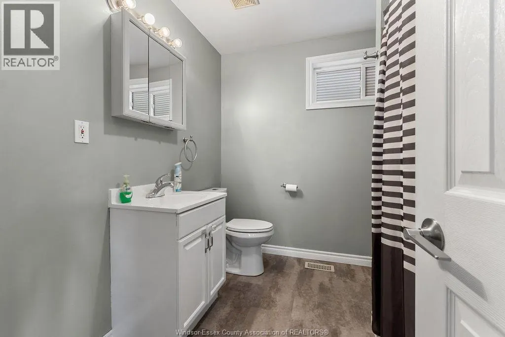 1103 LILLIAN