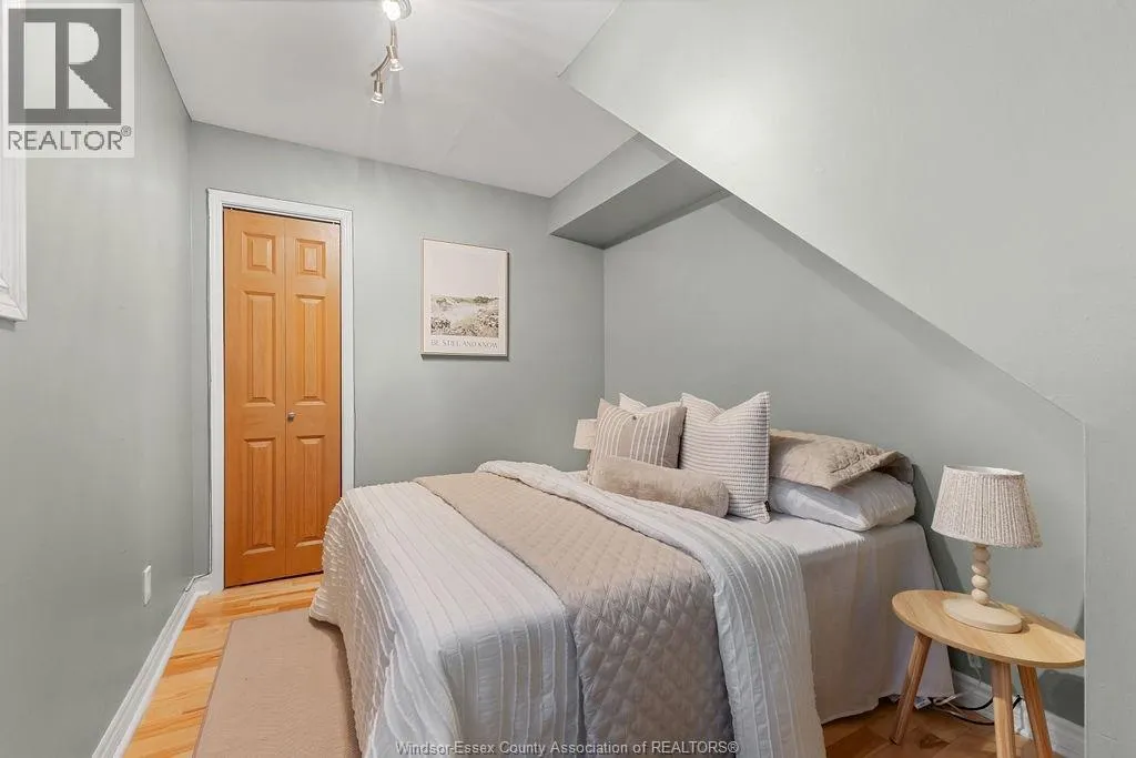 1103 LILLIAN