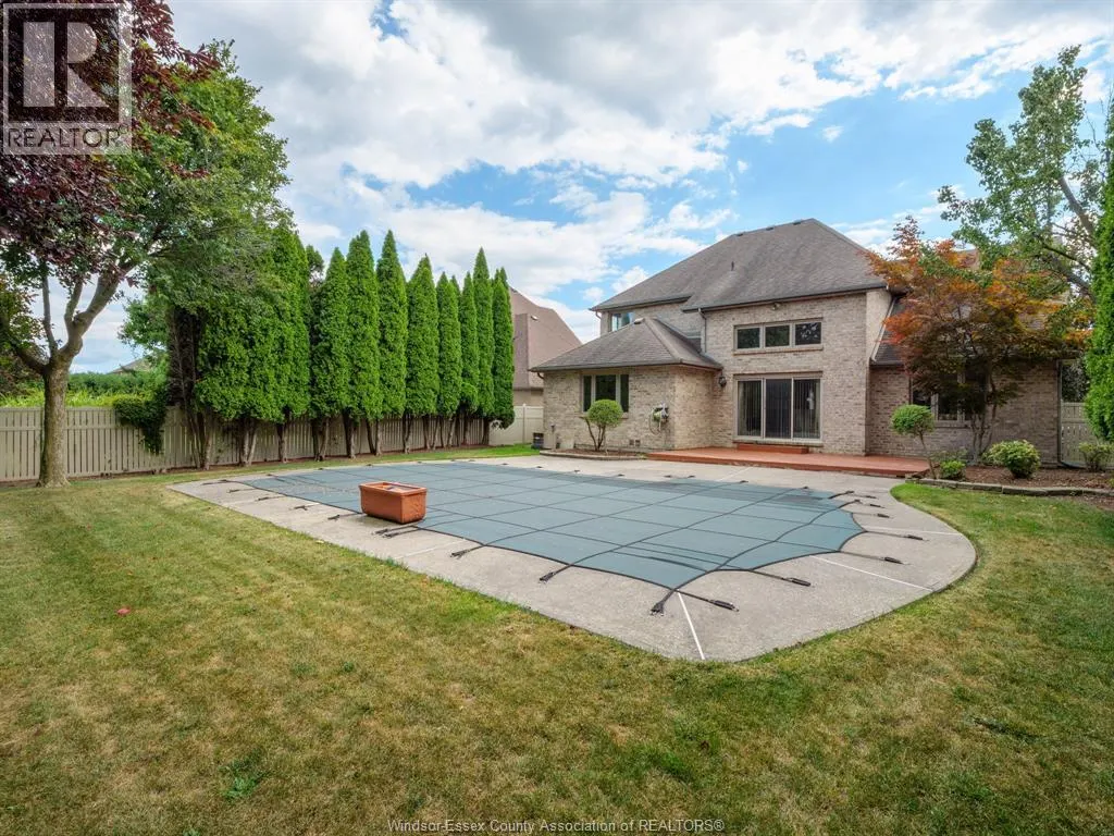 922 LAKE SHORE DRIVE