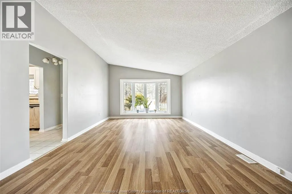 9435 RIDGE ROAD
