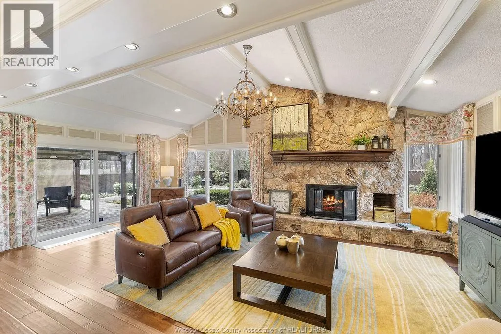 1255 TANGLEWOOD COURT