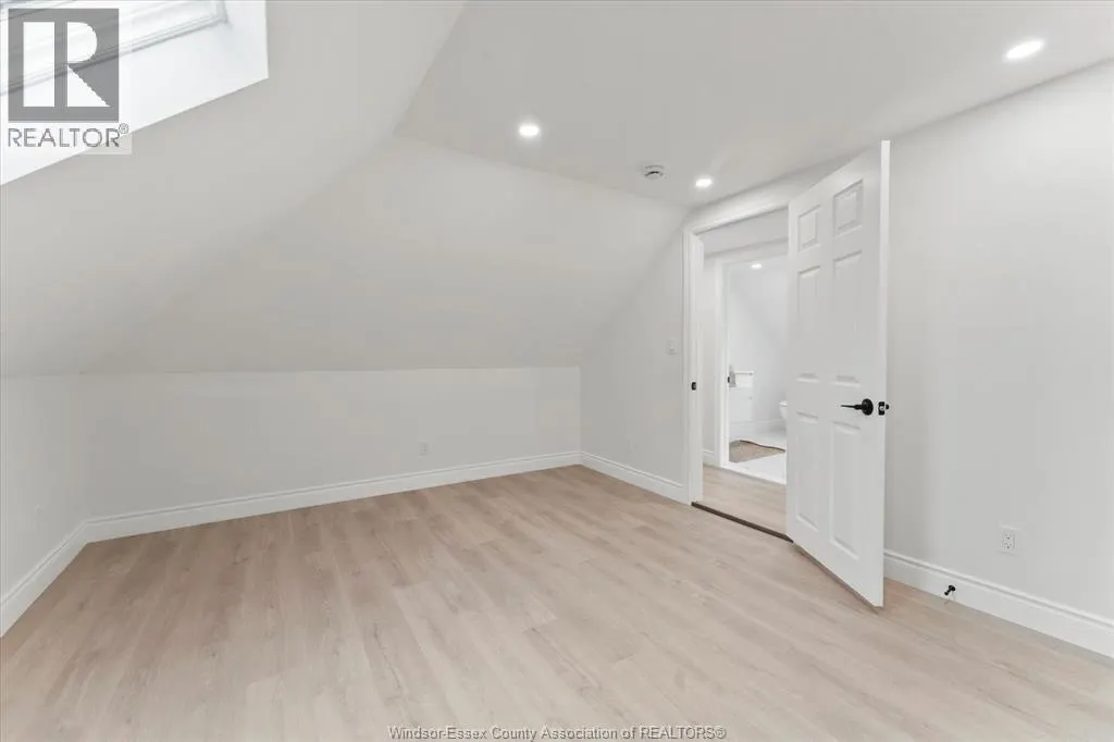 109 KING STREET East