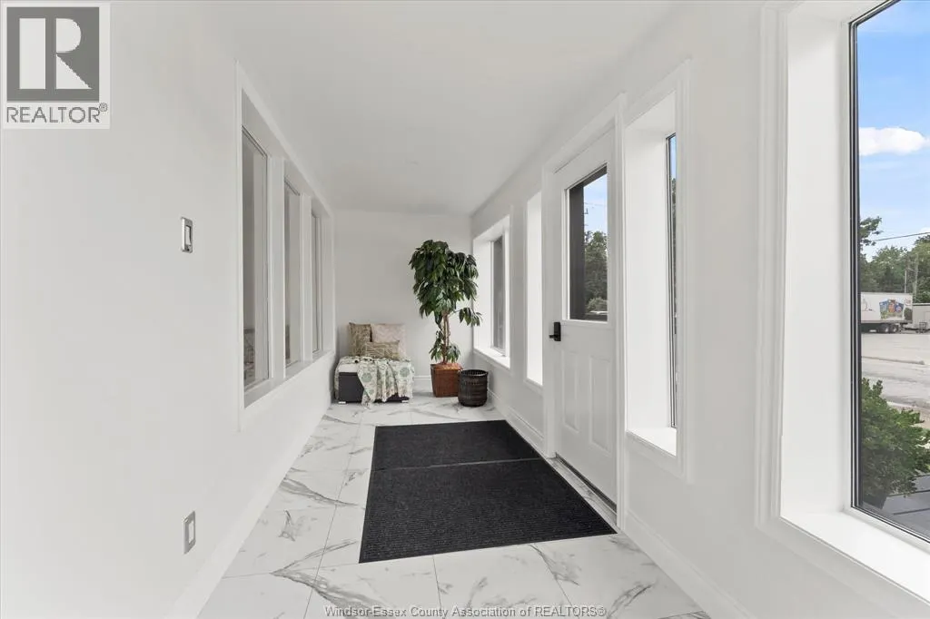 109 KING STREET East