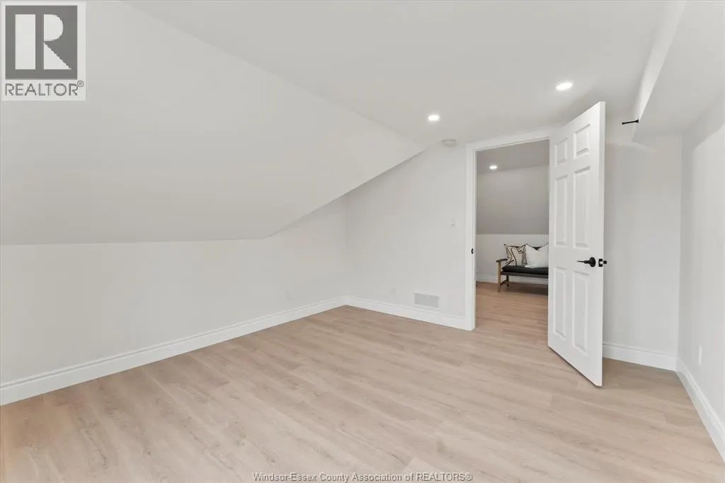 109 KING STREET East