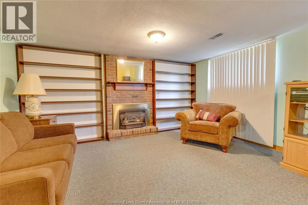 6055 MALDEN ROAD