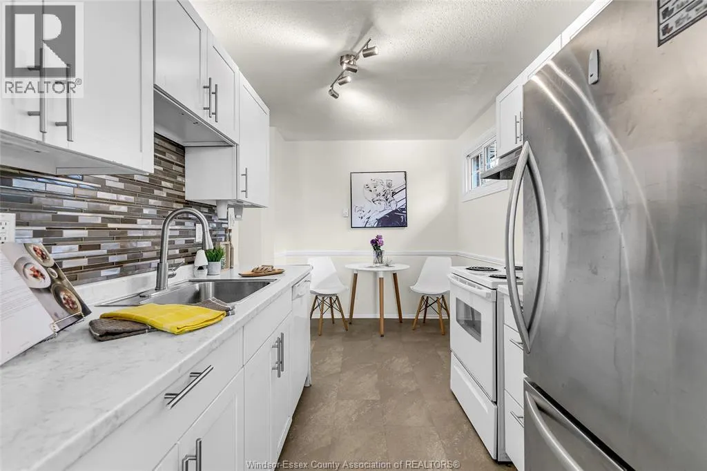 1366 BAYSWATER CRESCENT