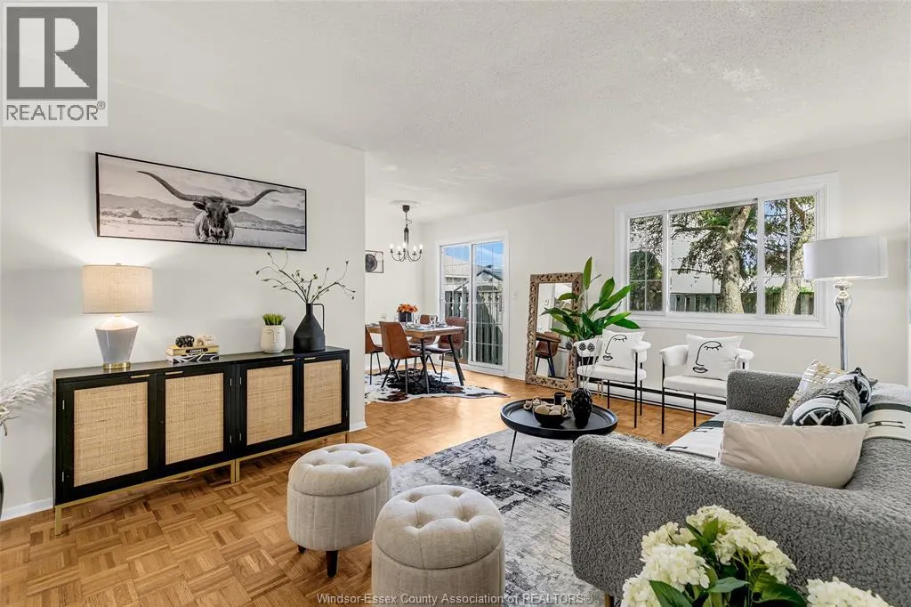 1366 BAYSWATER CRESCENT