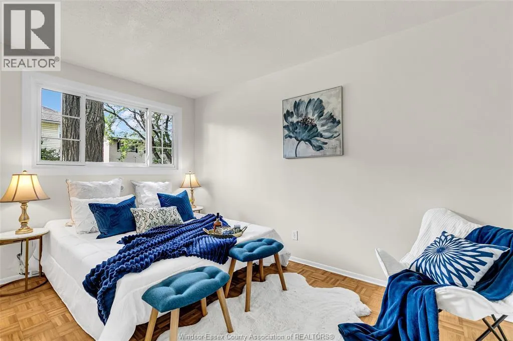 1366 BAYSWATER CRESCENT