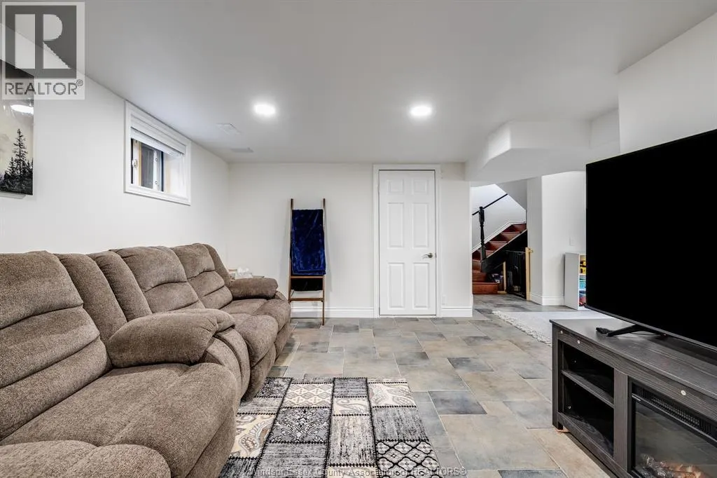 2374 ALEXIS ROAD