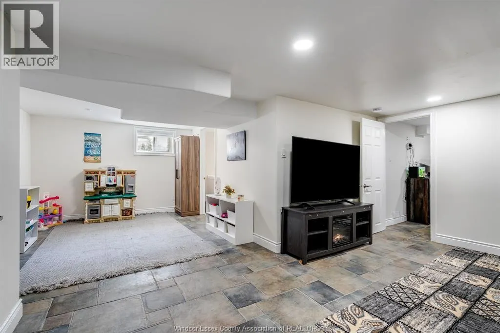 2374 ALEXIS ROAD