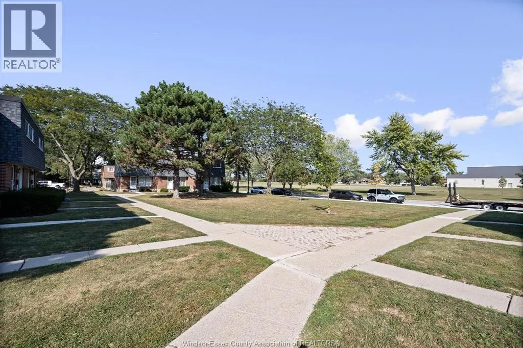 294 VICTORIA STREET South